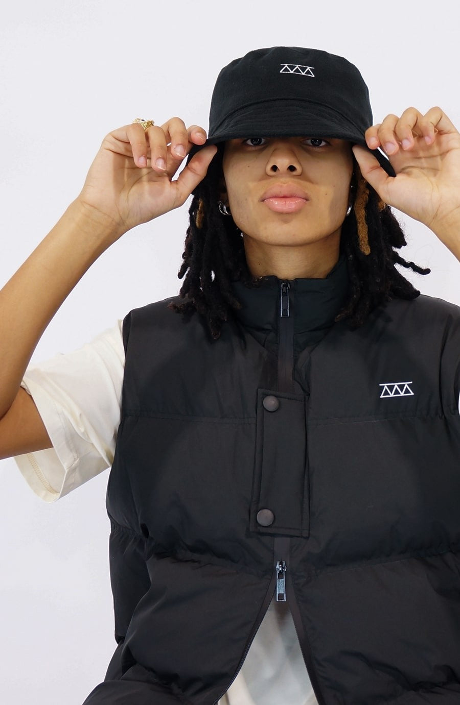 Polar black streetwear bob