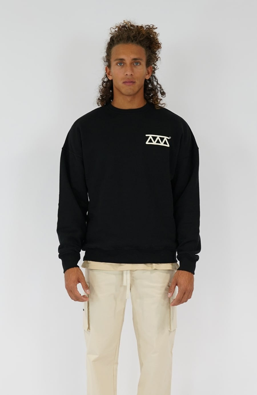 Relief black streetwear crewneck