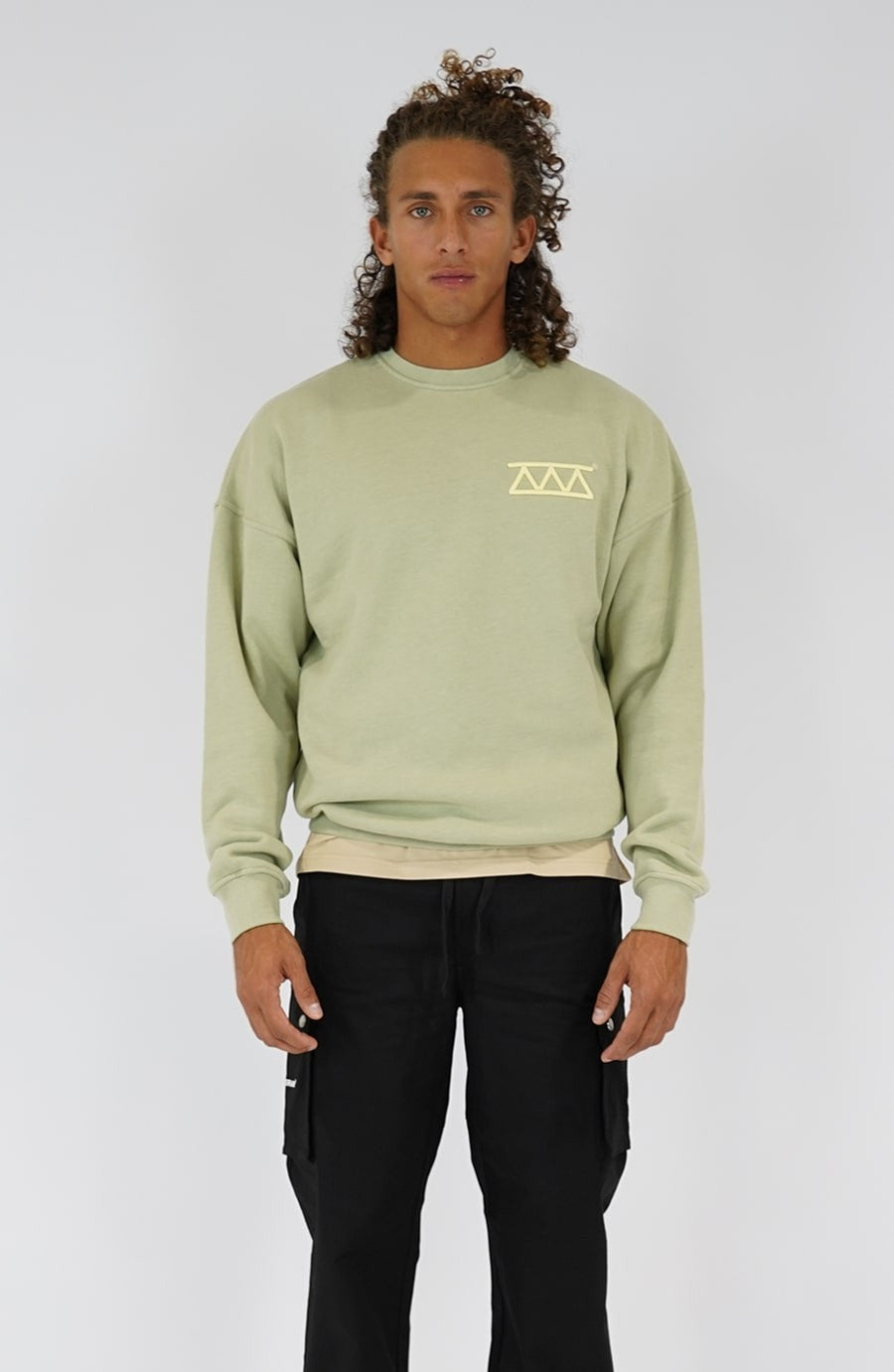 Relief olive streetwear crewneck