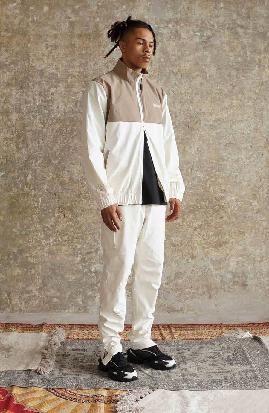 Whole beige streetwear set