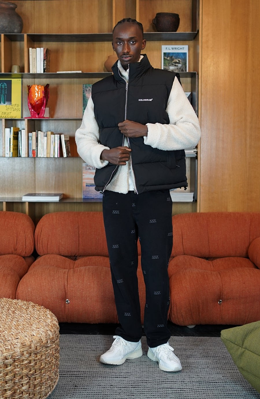 Sleeveless Classic black streetwear jacket